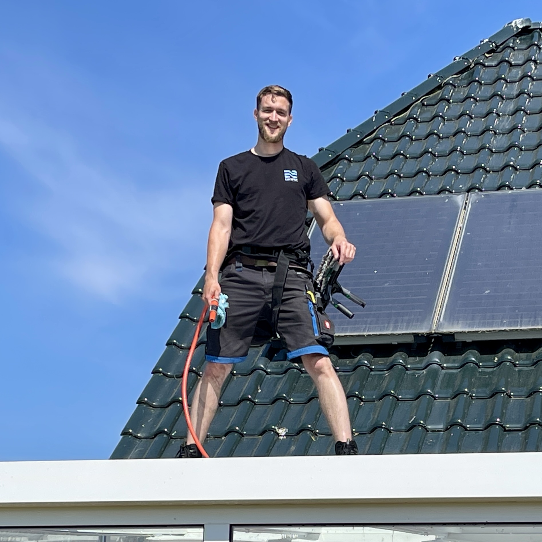 Christopher Németh – Inhaber NordFlut Reinigungs- und Hausmeisterservice bei der Dachreinigung
